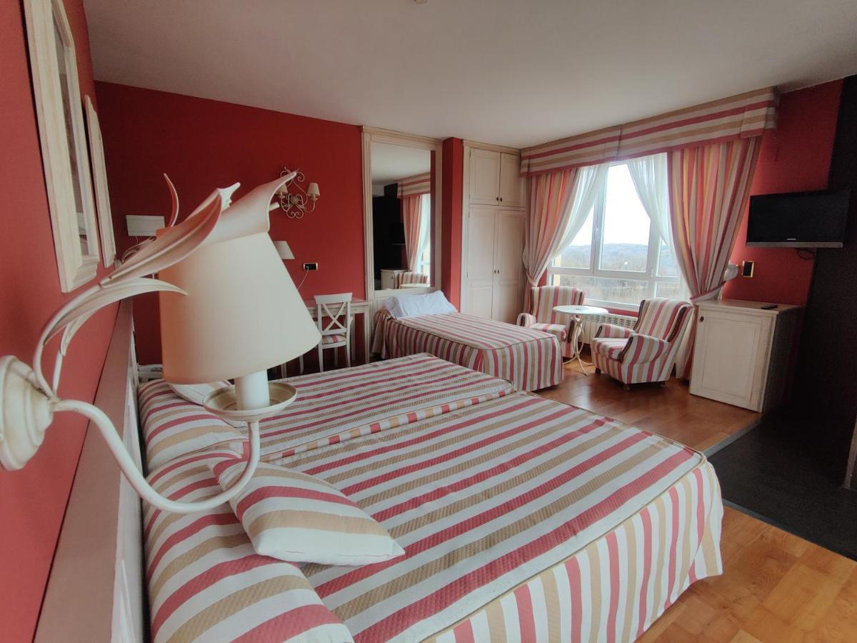 Hotel Leonor Miron Soria Exterior photo